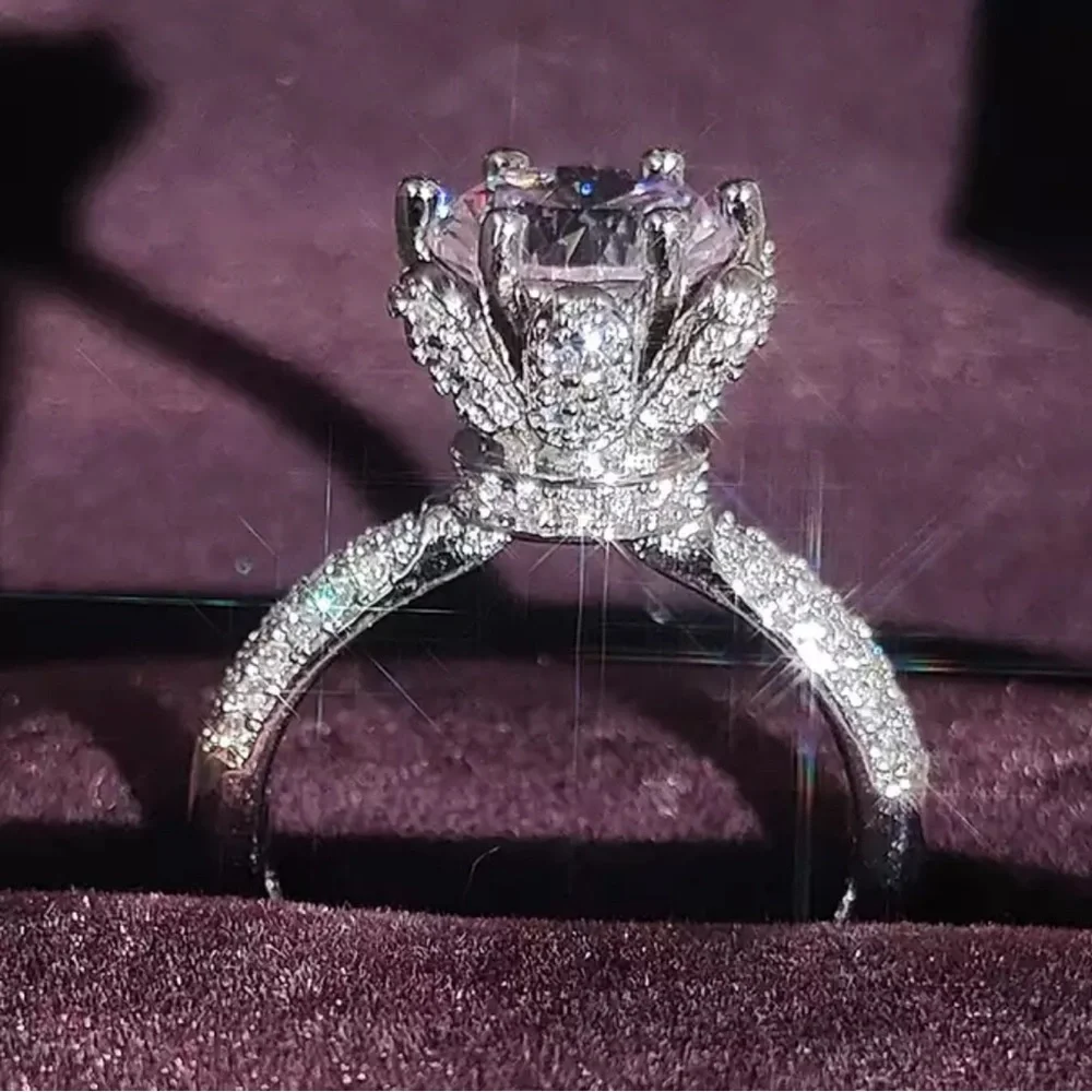 NEW LUXURY 925 STERLING SILVER FLOWERED DIAMOND RING, CUTE RING, SHINY RING. - Picture 3 of 7